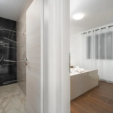 Aprtman Bela Tar Apartment