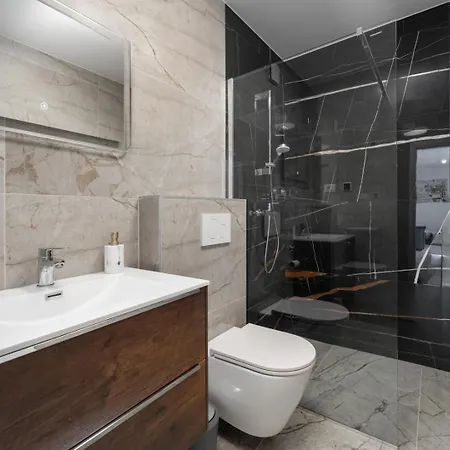 Aprtman Bela Tar Apartment *